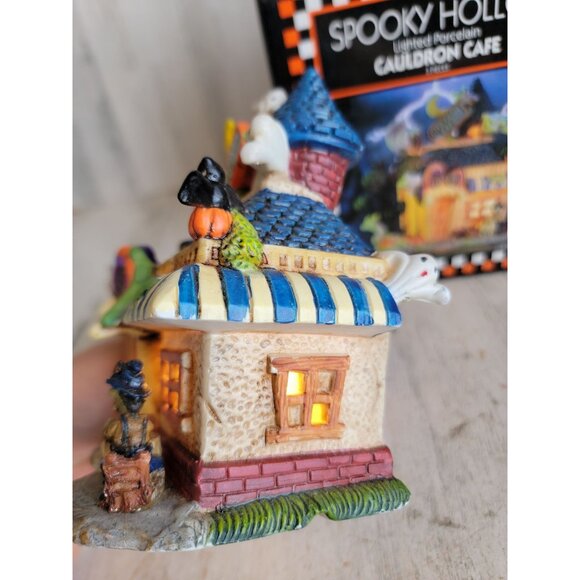 Spooky Hollow cauldron Cafe ceramic vintage Halloween village accessory - Picture 9 of 9